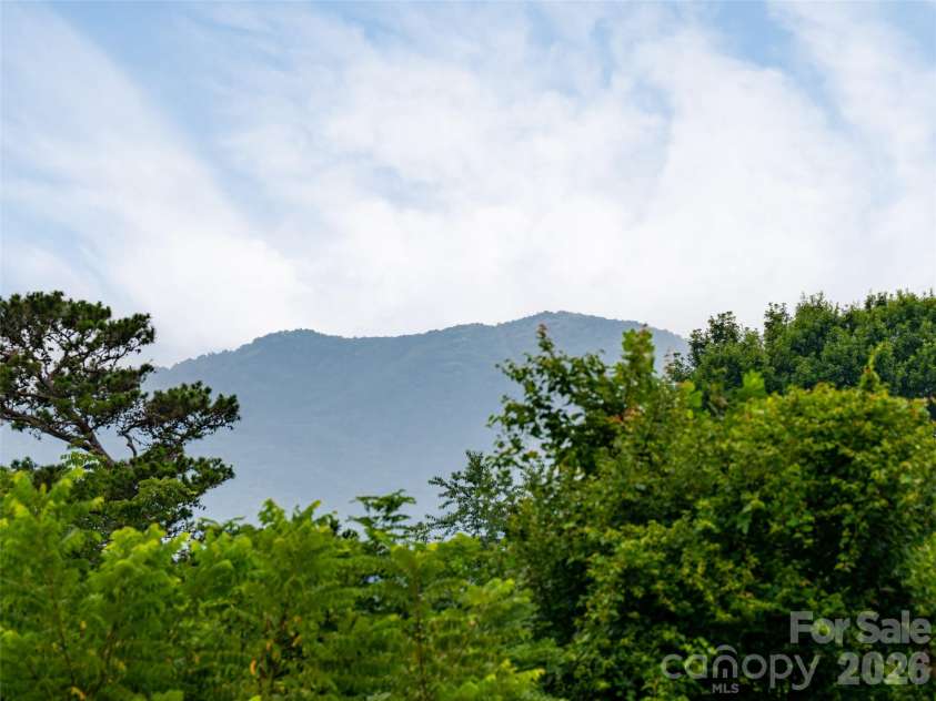 3804 Florham Place, Asheville, NC 28806.  MLS# CAR4413132, YatesRealty ID 43187. 