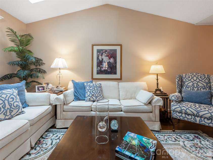 3804 Florham Place, Asheville, NC 28806.  MLS# CAR4413132, YatesRealty ID 43187. 