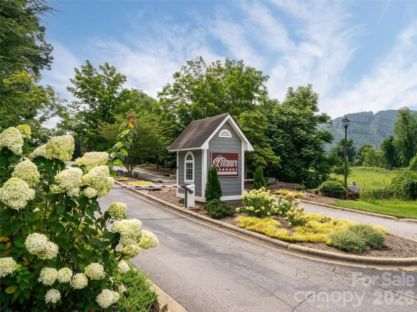 3804 Florham Place, Asheville, NC 28806.  MLS# CAR4413132, YatesRealty ID 43187. 