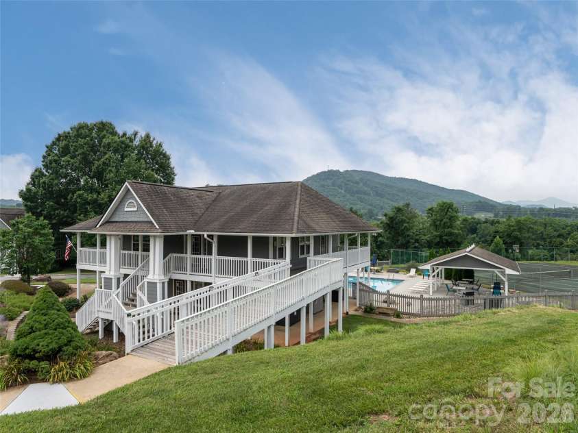 3804 Florham Place, Asheville, NC 28806.  MLS# CAR4413132, YatesRealty ID 43187. 