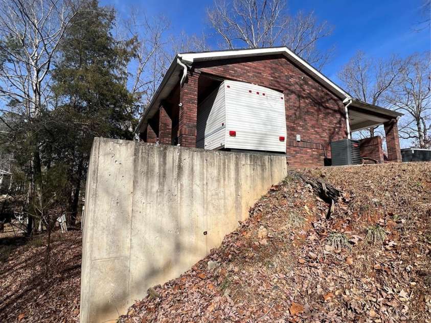 129 Twin Bluff Trail, Mount Gilead, NC 27306.  MLS# CAR4104248, YatesRealty ID 4319. 