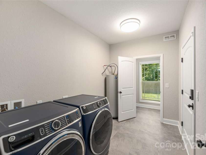 5496 White Oak Road, Waynesville, NC 28785.  MLS# CAR4292987, YatesRealty ID 4319. 