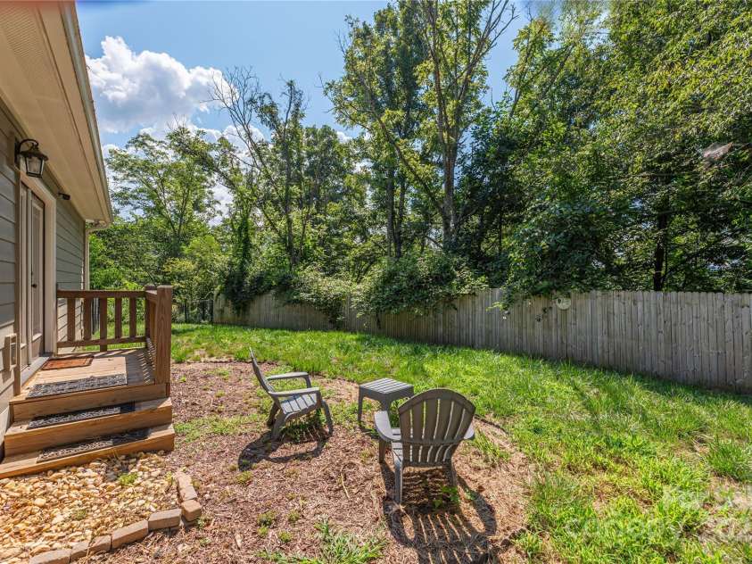 5496 White Oak Road, Waynesville, NC 28785.  MLS# CAR4292987, YatesRealty ID 4319. 