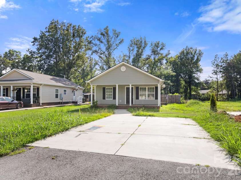 1132 Carolina Avenue Extension, Rock Hill, SC 29730.  MLS# CAR4413214, YatesRealty ID 43190. 