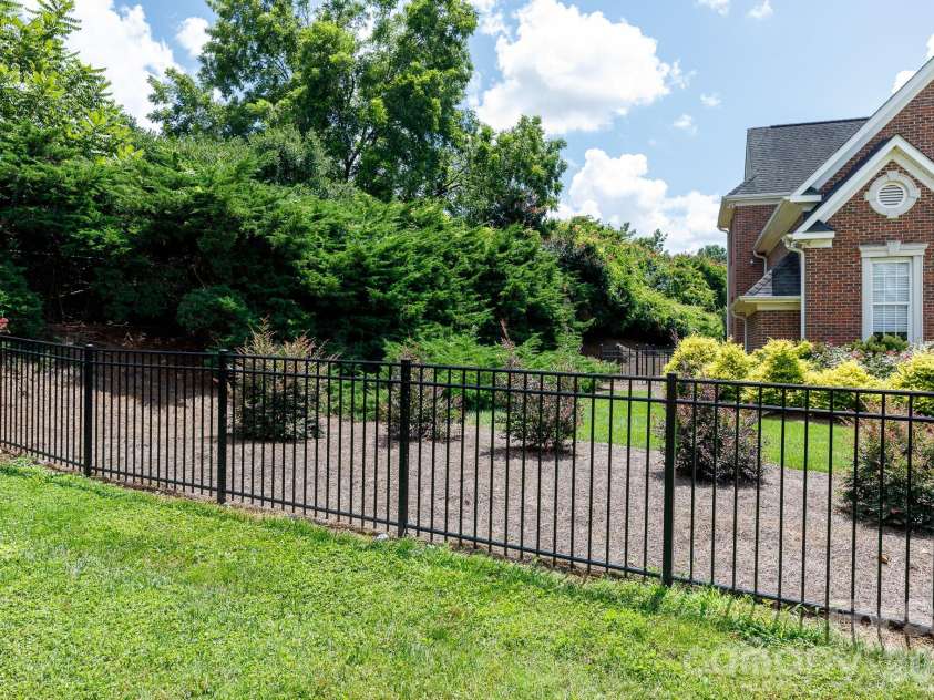 186 Lake Commons Drive, Rock Hill, SC 29732.  MLS# CAR4413133, YatesRealty ID 43191. 
