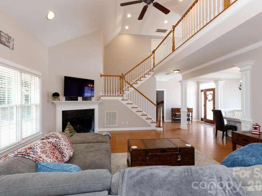 186 Lake Commons Drive, Rock Hill, SC 29732.  MLS# CAR4413133, YatesRealty ID 43191. 