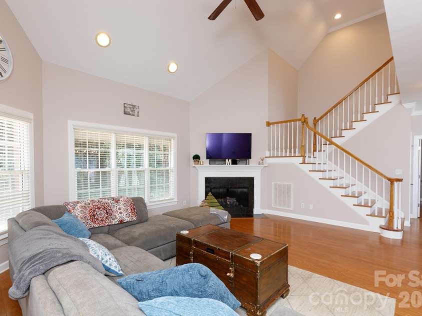 186 Lake Commons Drive, Rock Hill, SC 29732.  MLS# CAR4413133, YatesRealty ID 43191. 