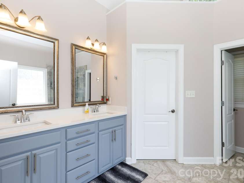 186 Lake Commons Drive, Rock Hill, SC 29732.  MLS# CAR4413133, YatesRealty ID 43191. 