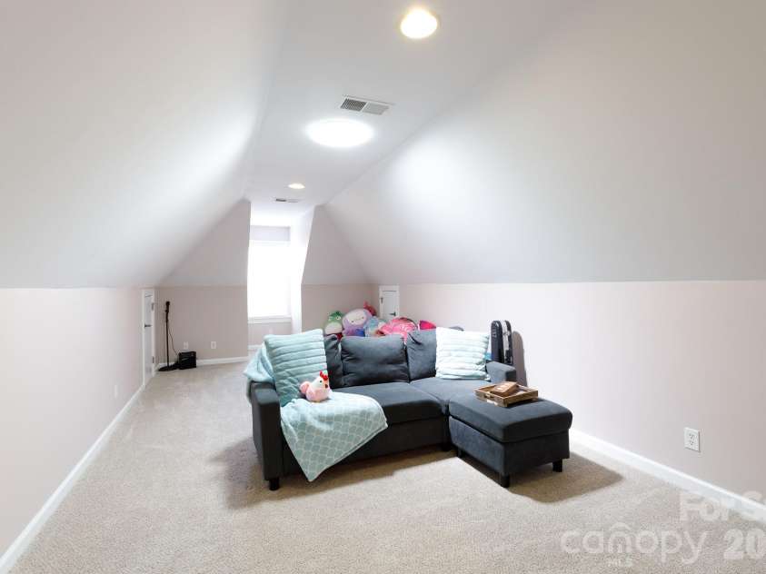 186 Lake Commons Drive, Rock Hill, SC 29732.  MLS# CAR4413133, YatesRealty ID 43191. 