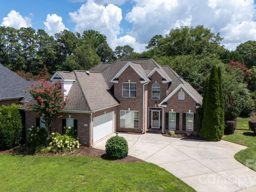 186 Lake Commons Drive, Rock Hill, SC 29732.  MLS# CAR4413133, YatesRealty ID 43191. 