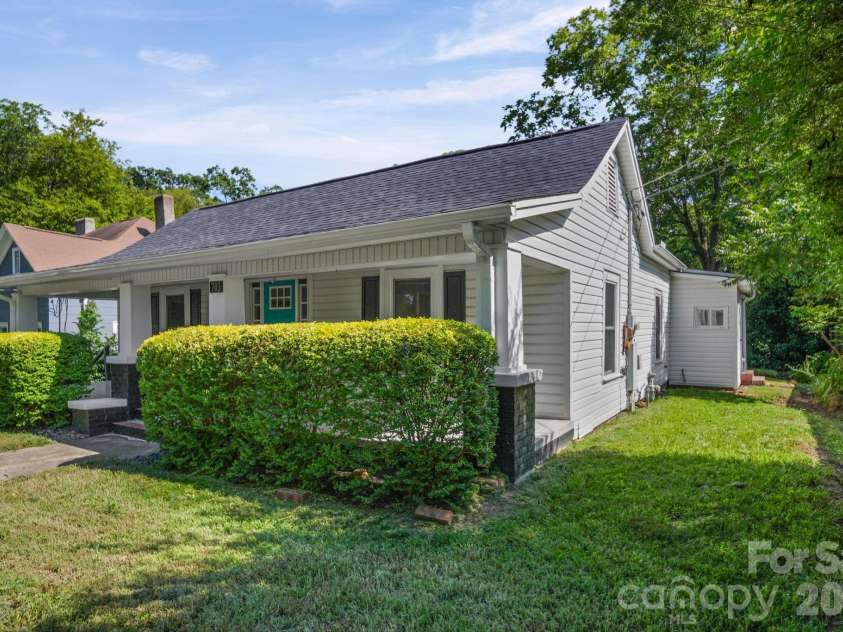 703 Windsor Street, Monroe, NC 28112.  MLS# CAR4412570, YatesRealty ID 43195. 