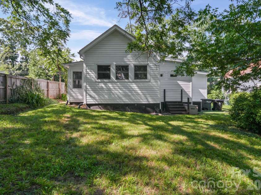 703 Windsor Street, Monroe, NC 28112.  MLS# CAR4412570, YatesRealty ID 43195. 