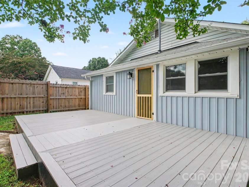 1104 Venus Street, Kannapolis, NC 28083.  MLS# CAR4409485, YatesRealty ID 43198. 