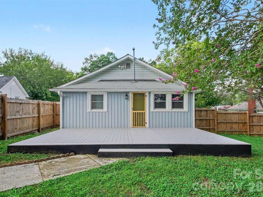 1104 Venus Street, Kannapolis, NC 28083.  MLS# CAR4409485, YatesRealty ID 43198. 