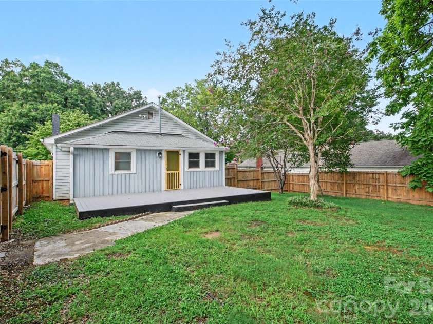1104 Venus Street, Kannapolis, NC 28083.  MLS# CAR4409485, YatesRealty ID 43198. 