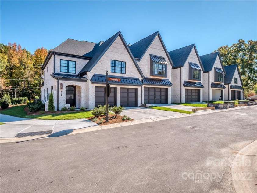 401 Audrey Place, Charlotte, NC 28226.  MLS# CAR3844773, YatesRealty ID 432. To Be Built Unit.  Photos are Representative of the same plan previously built.