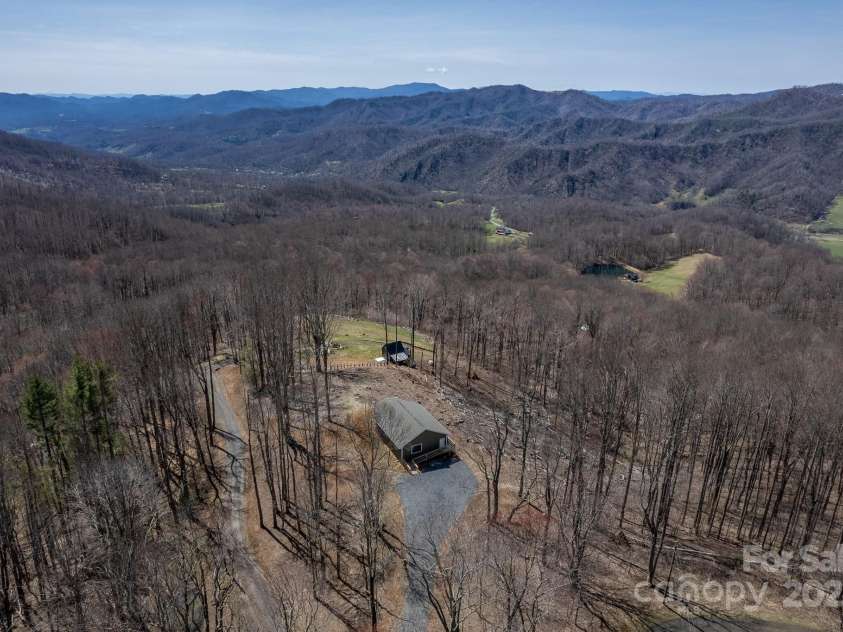 261 Nicholas Knoll Road, Bakersville, NC 28705.  MLS# CAR4242430, YatesRealty ID 4320. 