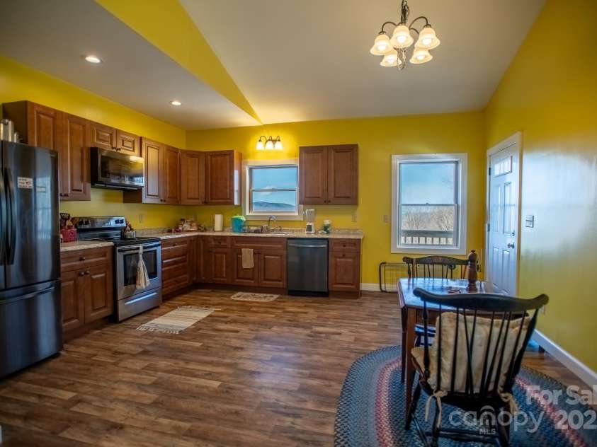 261 Nicholas Knoll Road, Bakersville, NC 28705.  MLS# CAR4242430, YatesRealty ID 4320. 