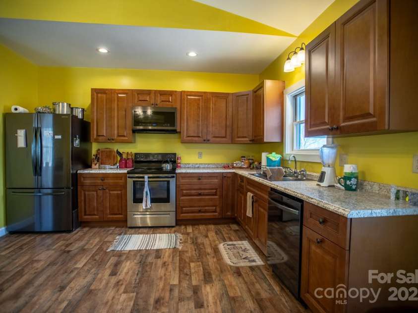 261 Nicholas Knoll Road, Bakersville, NC 28705.  MLS# CAR4242430, YatesRealty ID 4320. 