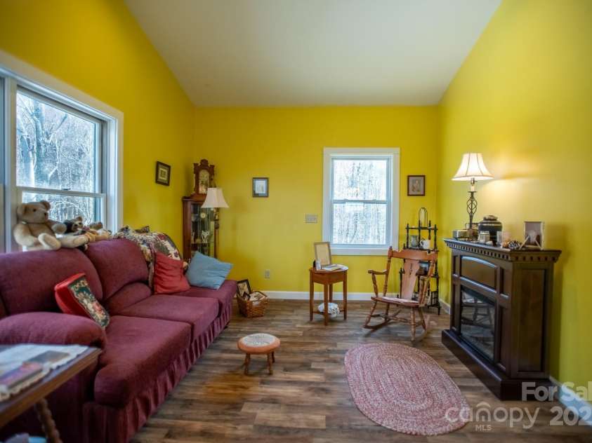 261 Nicholas Knoll Road, Bakersville, NC 28705.  MLS# CAR4242430, YatesRealty ID 4320. 