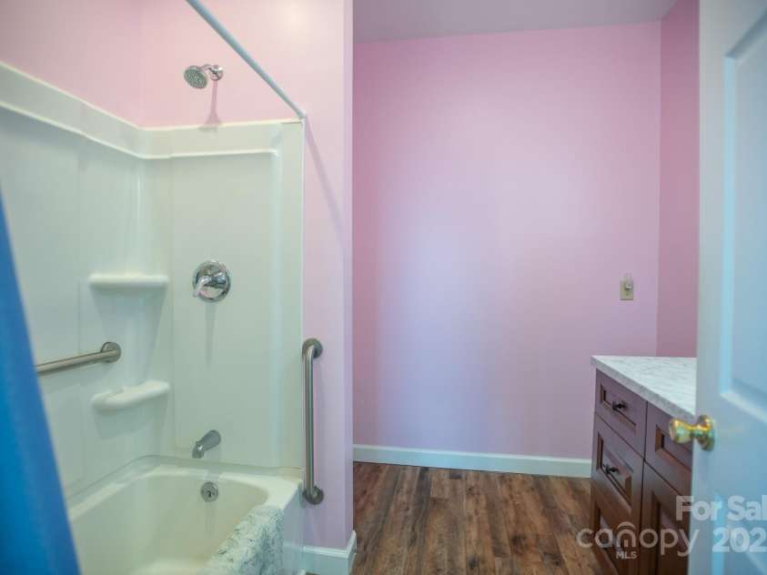 261 Nicholas Knoll Road, Bakersville, NC 28705.  MLS# CAR4242430, YatesRealty ID 4320. 