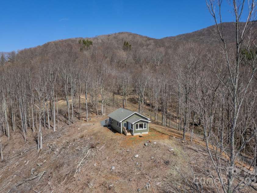 261 Nicholas Knoll Road, Bakersville, NC 28705.  MLS# CAR4242430, YatesRealty ID 4320. 