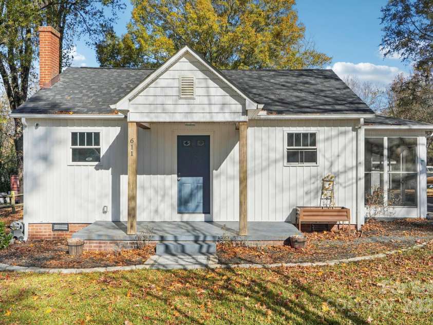 611 Sumner Street, Kannapolis, NC 28083.  MLS# CAR4321765, YatesRealty ID 4320. 
