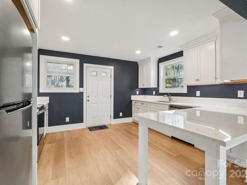 611 Sumner Street, Kannapolis, NC 28083.  MLS# CAR4321765, YatesRealty ID 4320. 