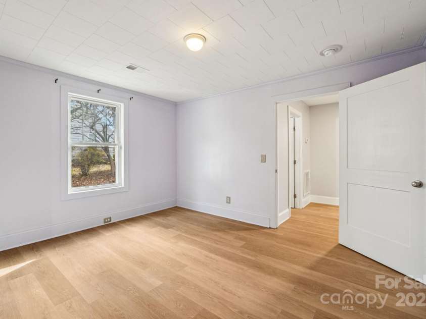 611 Sumner Street, Kannapolis, NC 28083.  MLS# CAR4321765, YatesRealty ID 4320. 