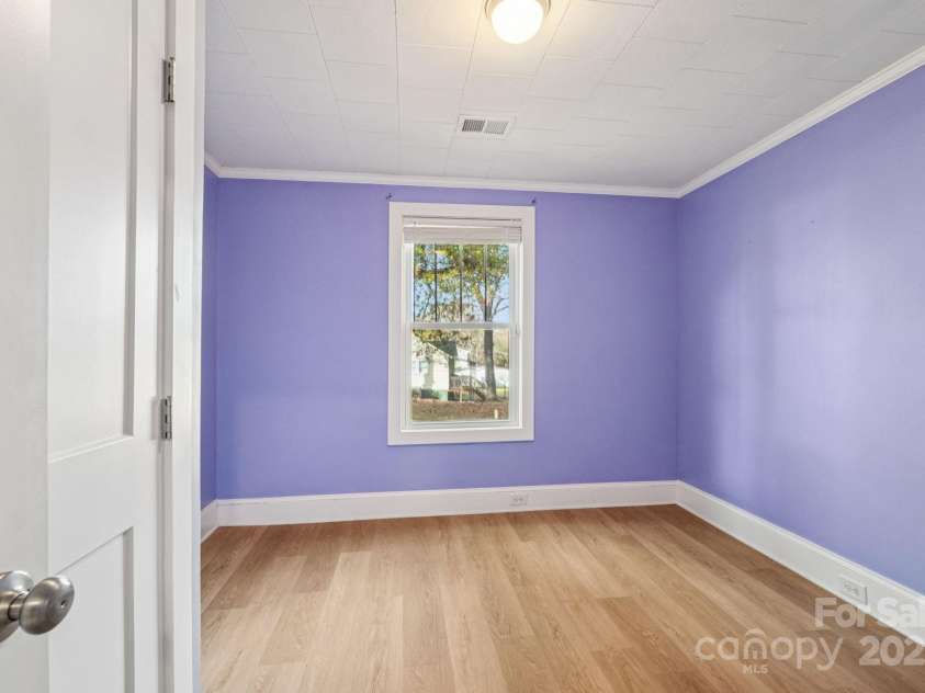 611 Sumner Street, Kannapolis, NC 28083.  MLS# CAR4321765, YatesRealty ID 4320. 