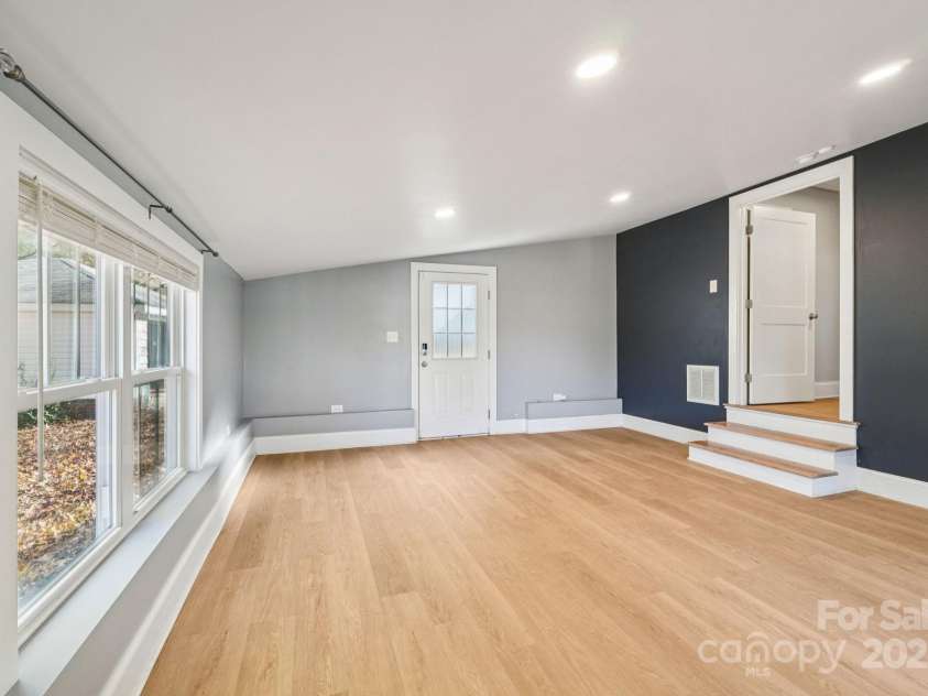 611 Sumner Street, Kannapolis, NC 28083.  MLS# CAR4321765, YatesRealty ID 4320. 