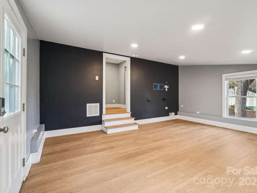 611 Sumner Street, Kannapolis, NC 28083.  MLS# CAR4321765, YatesRealty ID 4320. 