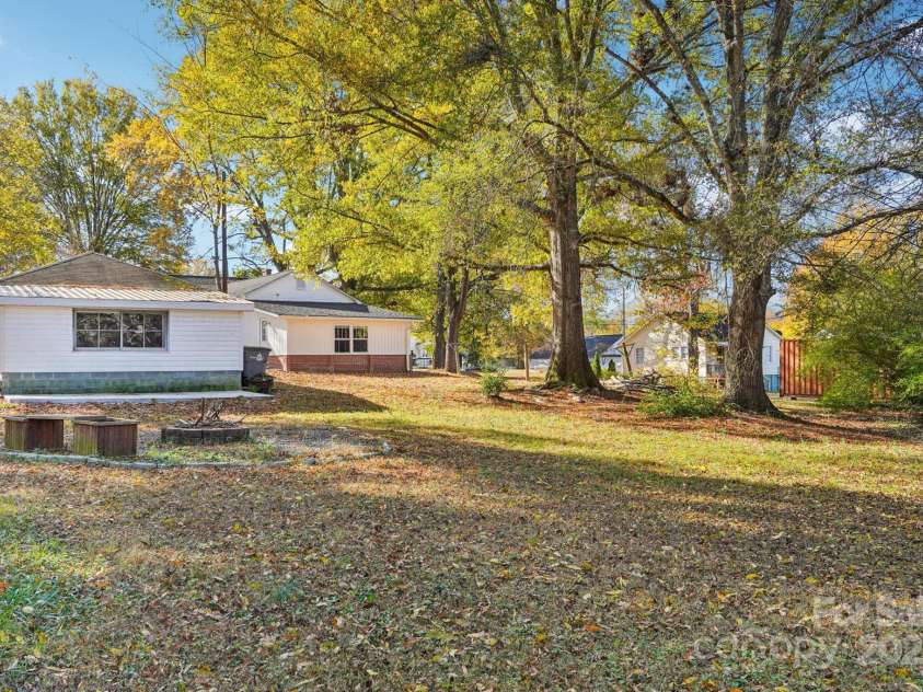 611 Sumner Street, Kannapolis, NC 28083.  MLS# CAR4321765, YatesRealty ID 4320. 