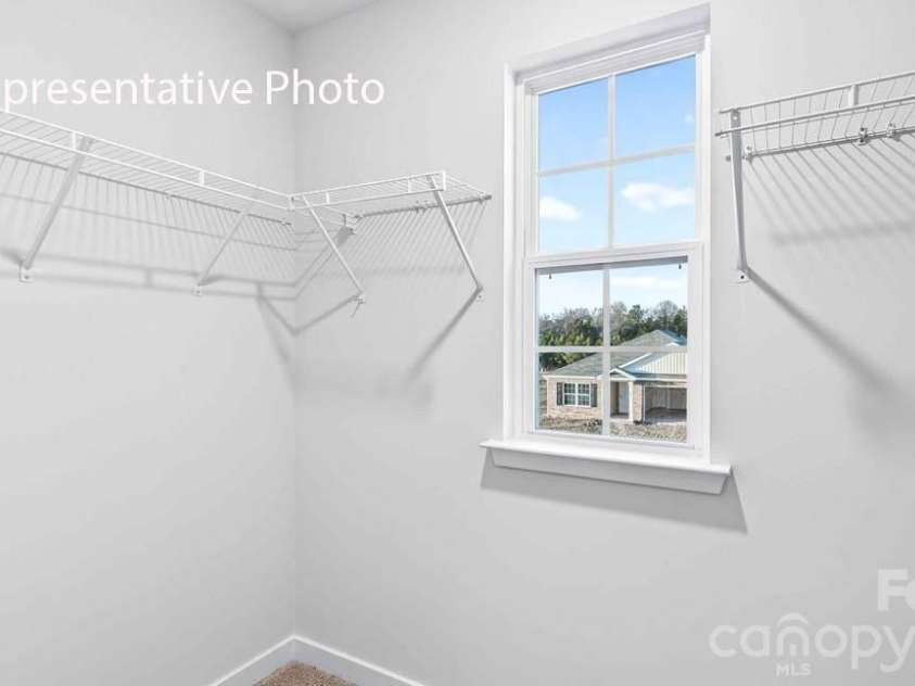 2121 10th Street, Hickory, NC 28602.  MLS# CAR4413473, YatesRealty ID 43200. 