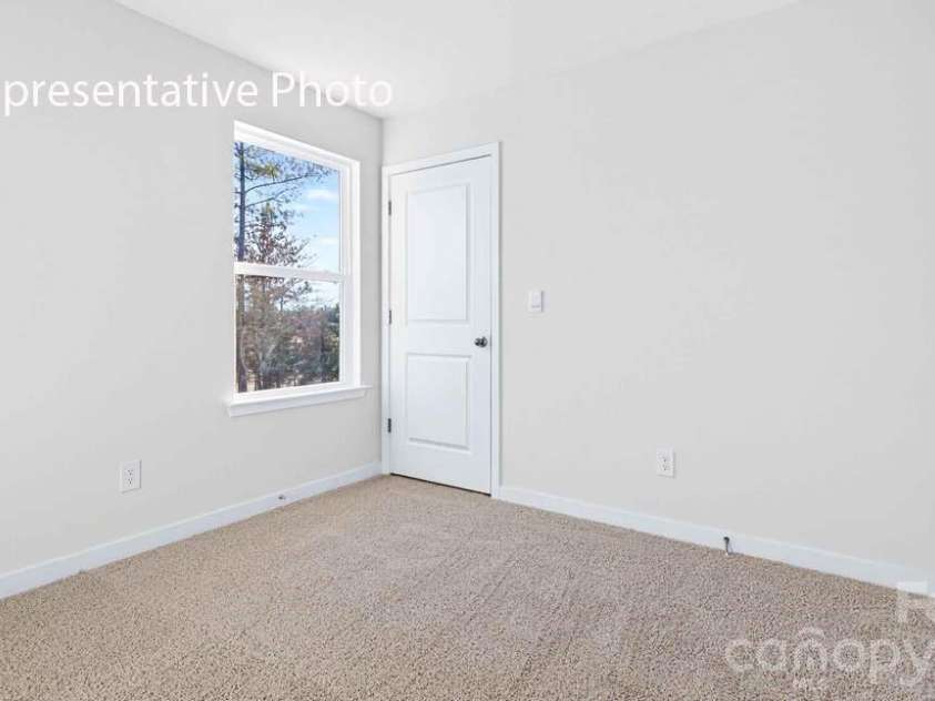 2121 10th Street, Hickory, NC 28602.  MLS# CAR4413473, YatesRealty ID 43200. 