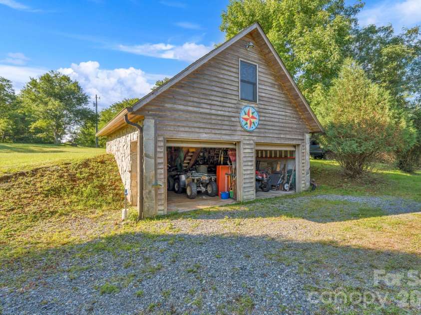 525 Schoolhouse Ridge, Boone, NC 28607.  MLS# CAR4410636, YatesRealty ID 43202. Detached garage