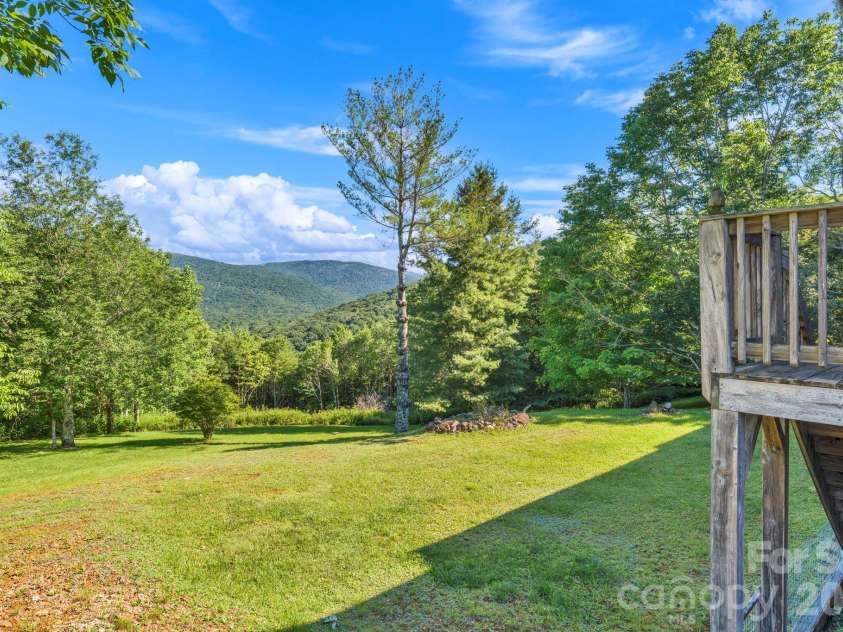 525 Schoolhouse Ridge, Boone, NC 28607.  MLS# CAR4410636, YatesRealty ID 43202. Long-range, layered Blue Ridge Mountain Views!
