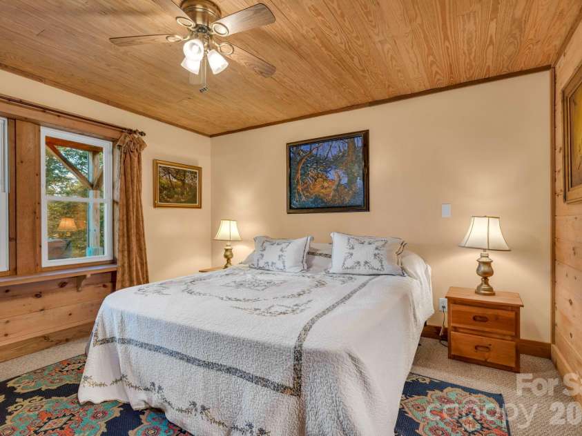 525 Schoolhouse Ridge, Boone, NC 28607.  MLS# CAR4410636, YatesRealty ID 43202. Lower-level bedroom suite