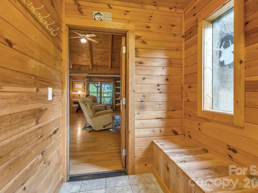 525 Schoolhouse Ridge, Boone, NC 28607.  MLS# CAR4410636, YatesRealty ID 43202. Mudroom