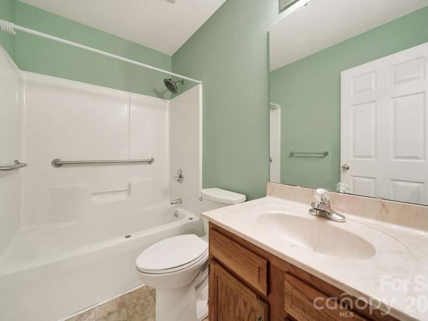 1805 Lillian Lane, Fort Mill, SC 29708.  MLS# CAR4411780, YatesRealty ID 43203. 