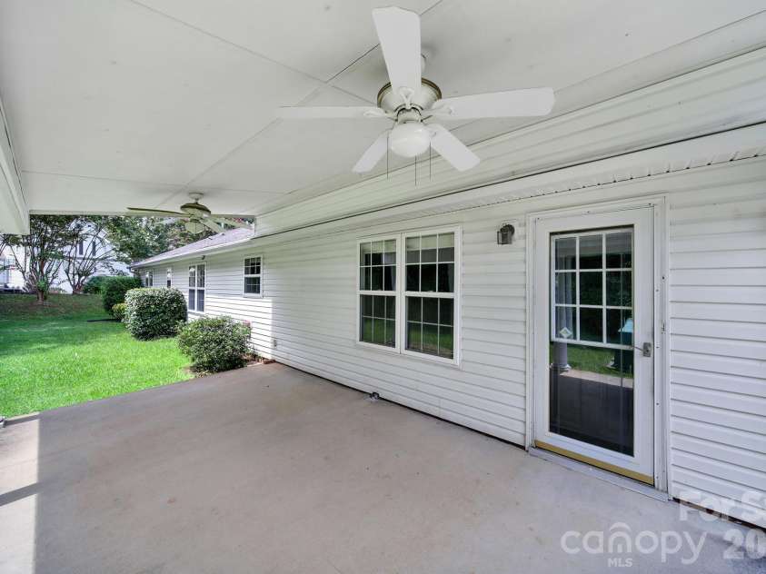 1805 Lillian Lane, Fort Mill, SC 29708.  MLS# CAR4411780, YatesRealty ID 43203. 