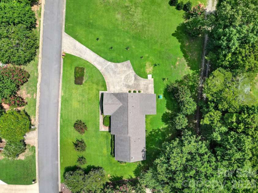 1805 Lillian Lane, Fort Mill, SC 29708.  MLS# CAR4411780, YatesRealty ID 43203. 