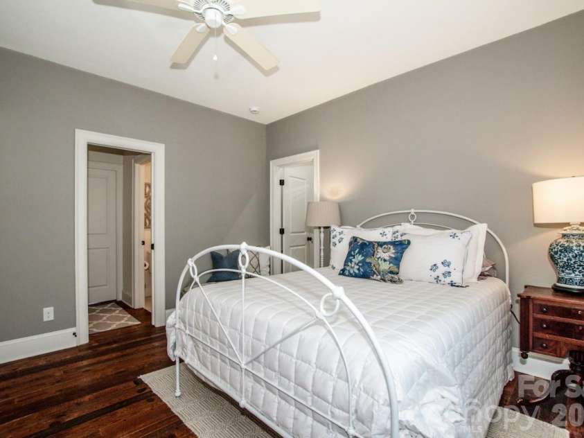 216 Catawba Avenue, Davidson, NC 28036.  MLS# CAR4412213, YatesRealty ID 43205. One of 2 upper level BR's with a shared bathroom