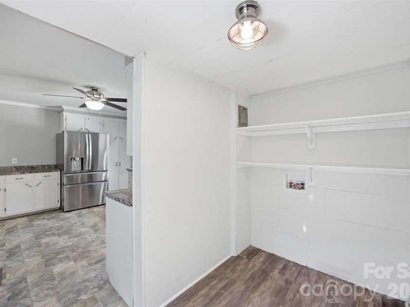 10814 Moores Chapel Road, Charlotte, NC 28214.  MLS# CAR4412287, YatesRealty ID 43207. 