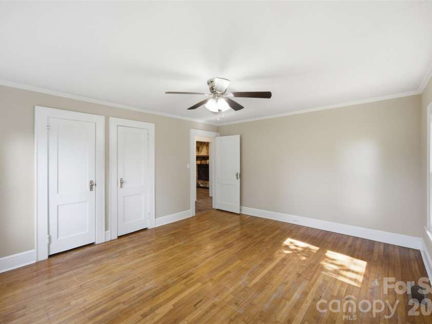 10814 Moores Chapel Road, Charlotte, NC 28214.  MLS# CAR4412287, YatesRealty ID 43207. 