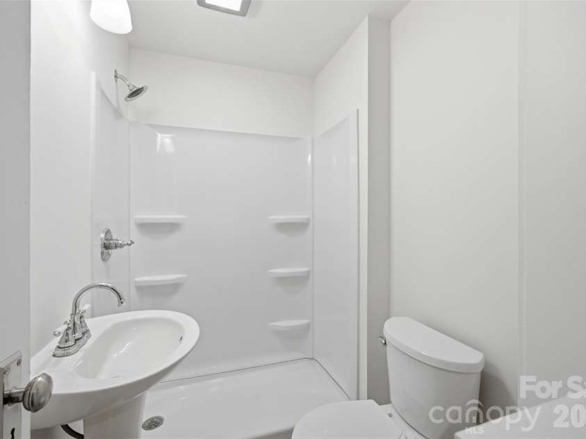 10814 Moores Chapel Road, Charlotte, NC 28214.  MLS# CAR4412287, YatesRealty ID 43207. 