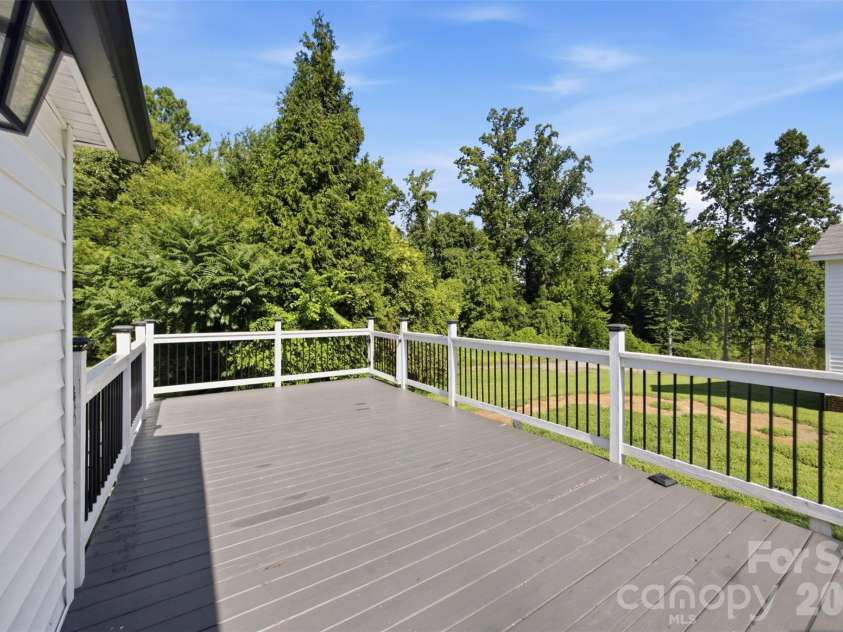 10814 Moores Chapel Road, Charlotte, NC 28214.  MLS# CAR4412287, YatesRealty ID 43207. 