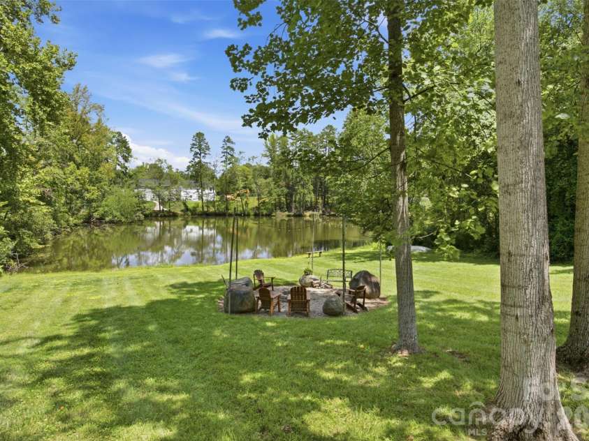 10814 Moores Chapel Road, Charlotte, NC 28214.  MLS# CAR4412287, YatesRealty ID 43207. 