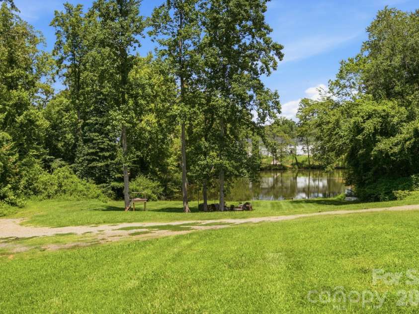10814 Moores Chapel Road, Charlotte, NC 28214.  MLS# CAR4412287, YatesRealty ID 43207. 