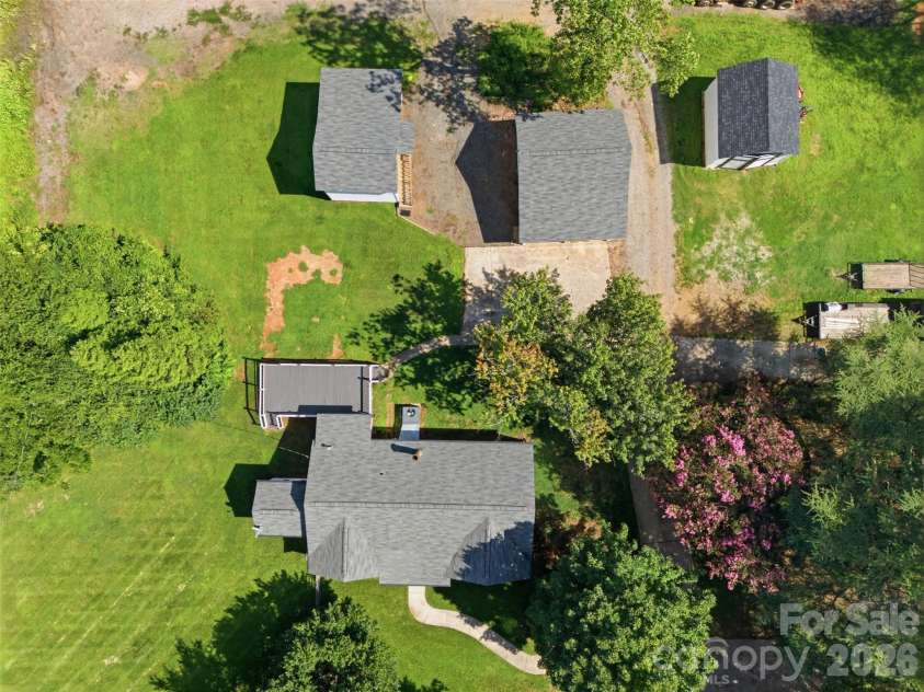 10814 Moores Chapel Road, Charlotte, NC 28214.  MLS# CAR4412287, YatesRealty ID 43207. 